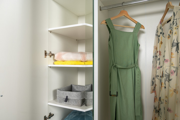 Остин 11.53 Кровать + ортопед + 13.336.03 Шкаф для одежды + 16.240 Комод, белый шагрень/дуб крафт золотой