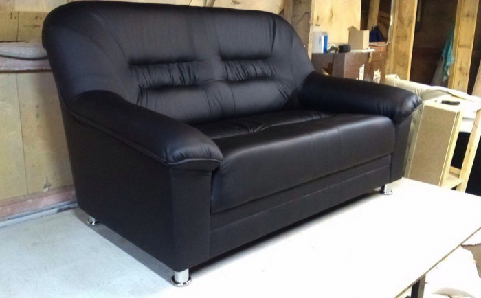 Диван кожаный черный, прямой 3-х местный, для дома, офиса, гостиной, кабинета Карелия