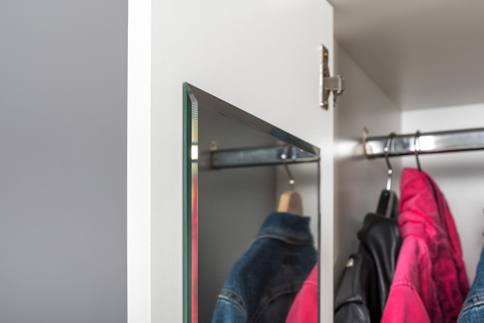 Торонто 12.149 Стол + 13.333 Шкаф для одежды, белый шагрень/стальной серый